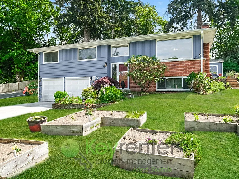1327 S 232nd St — Photo 2