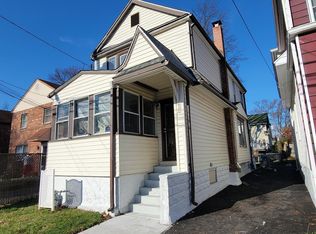 909 Chestnut St, Collingdale, PA 19023