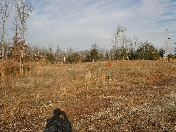 3rd image of 777 Oakwood Dr