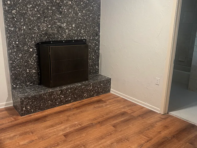 9850 Gooding Dr — Photo 5