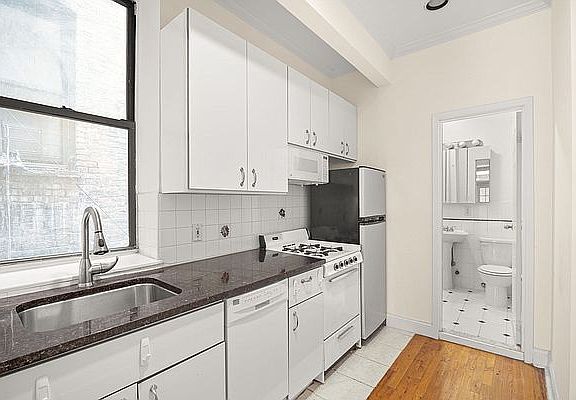 3rd image of 73 E 3rd St APT A2