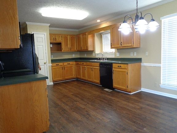 4th image of 1923 Turfland Dr