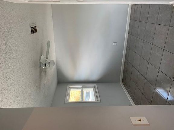4th image of 403 S Cirus Ave #1