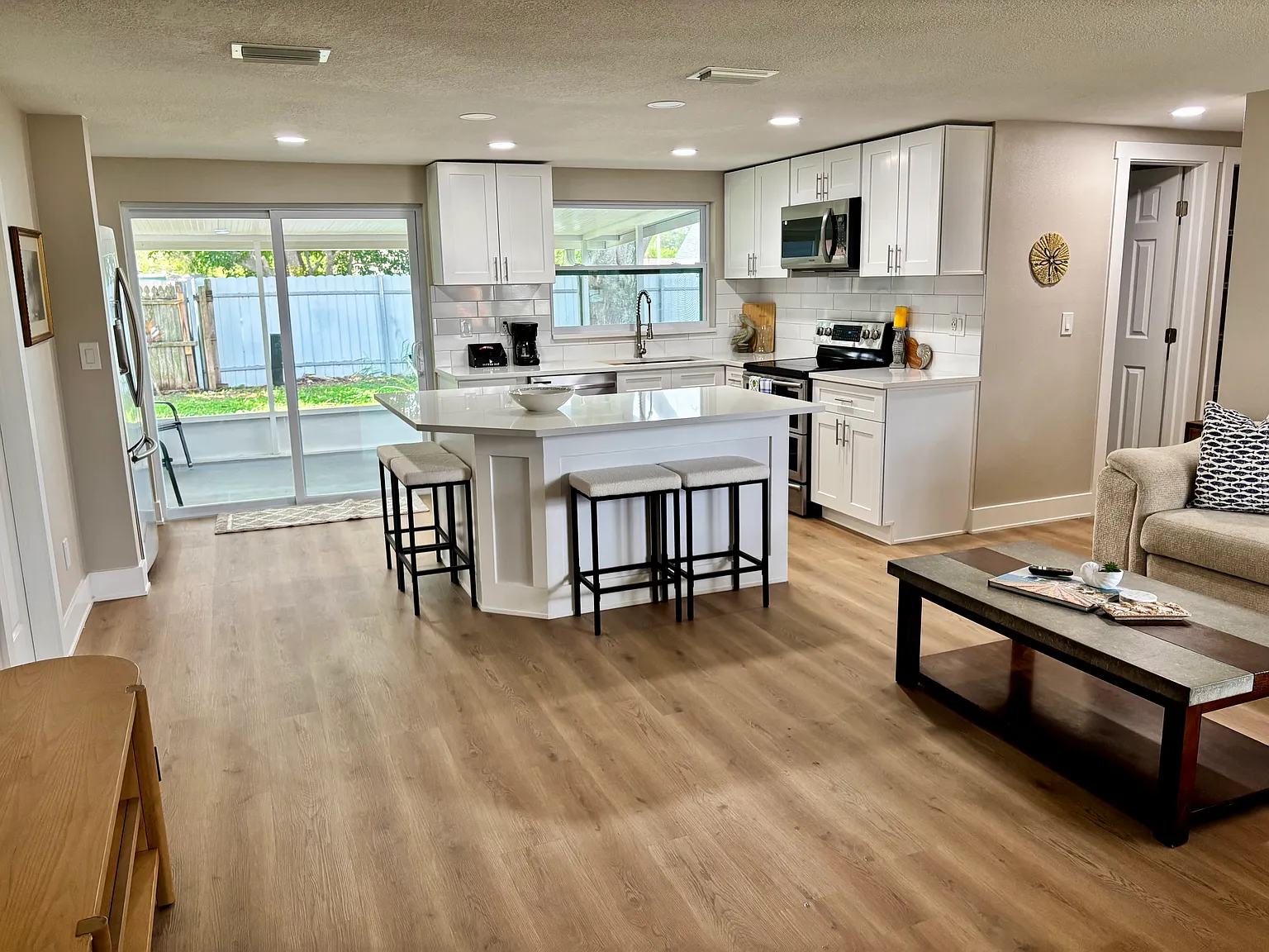 3 bed, 1092 sqft, $2,750 — Photo 4