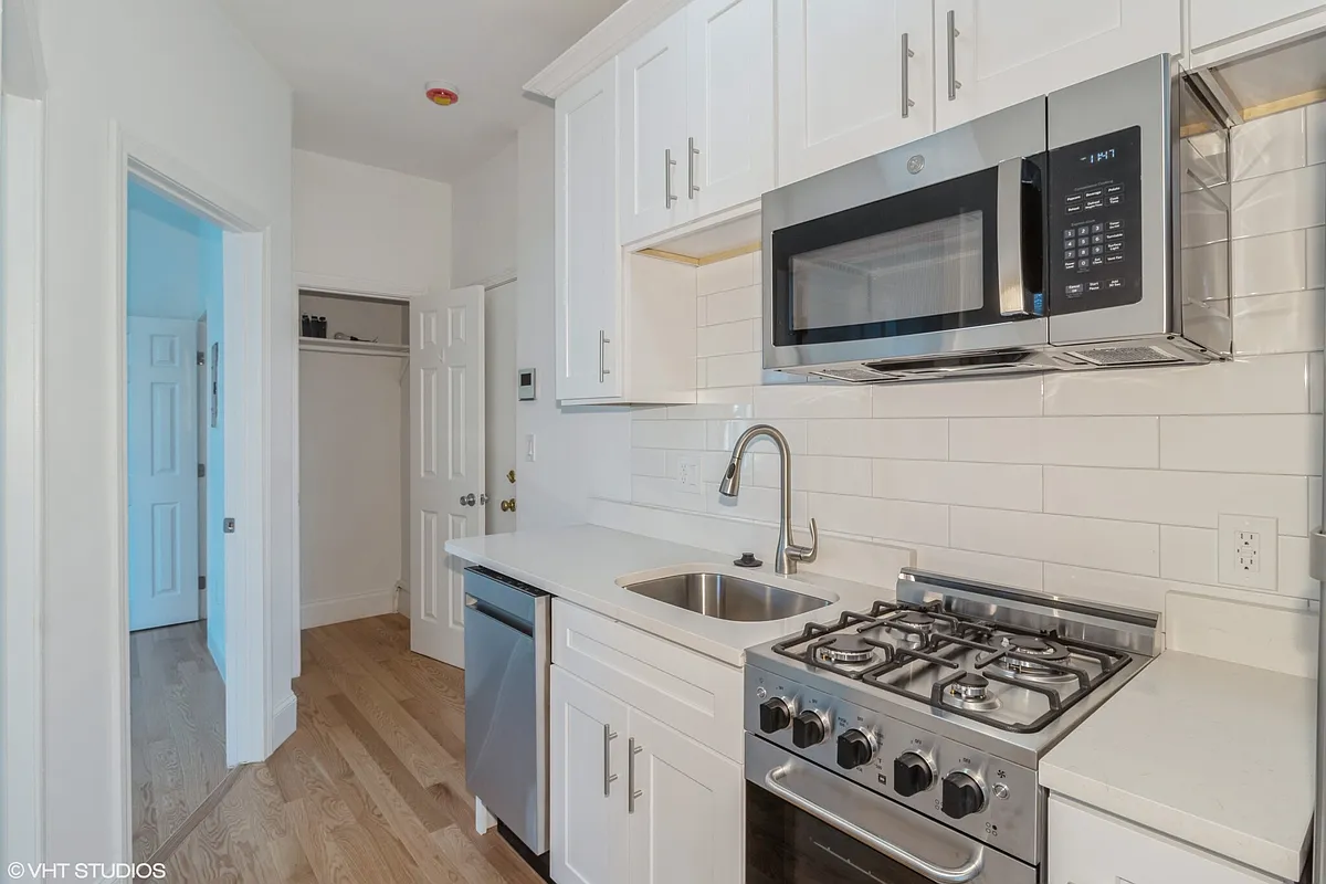 Building Photo - 151 Park Dr #11-A