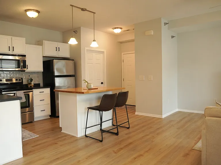 1805 SW White Birch Cir #13 — Photo 4