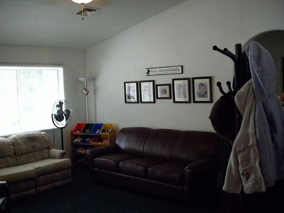3rd image of 634 N 6th Ave
