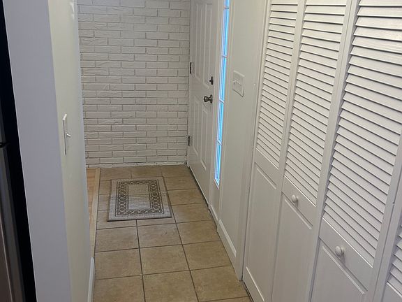 3rd image of 600 Clifton Ave APT 1-2