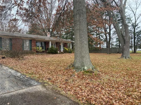 1472 Macklin Dr, Ballwin, MO 63021