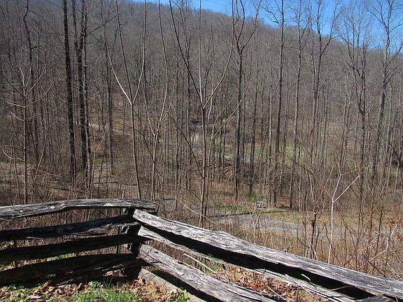 3rd image of 285 Canoe Creek Dr