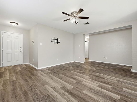 5th image of 2206 Bluebonnet Dr