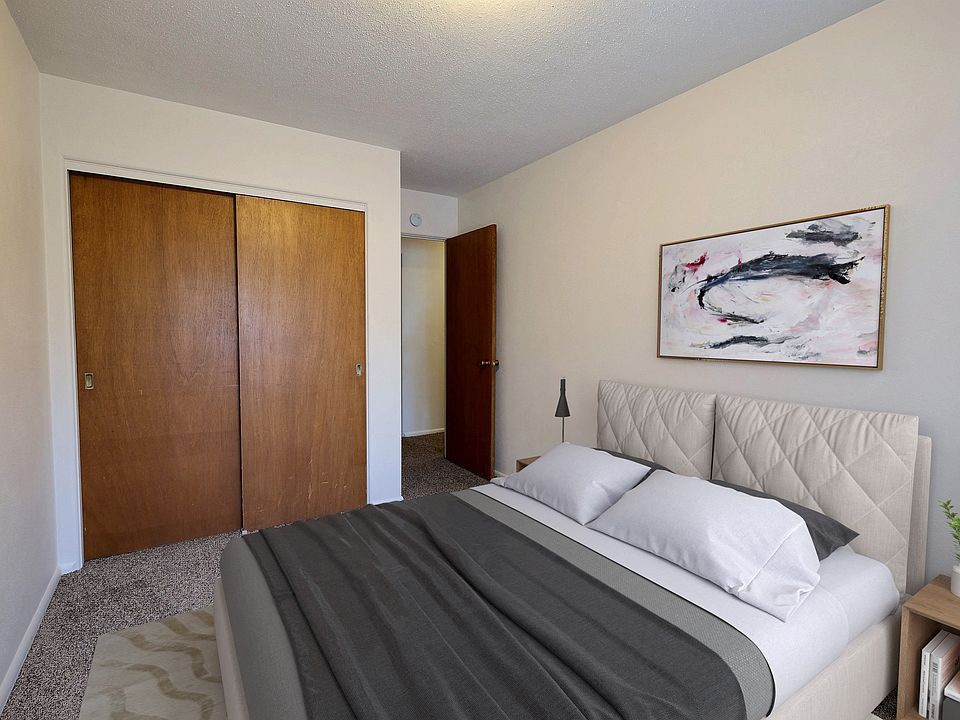 Fargo, ND Woodland Apartments | Bedroom