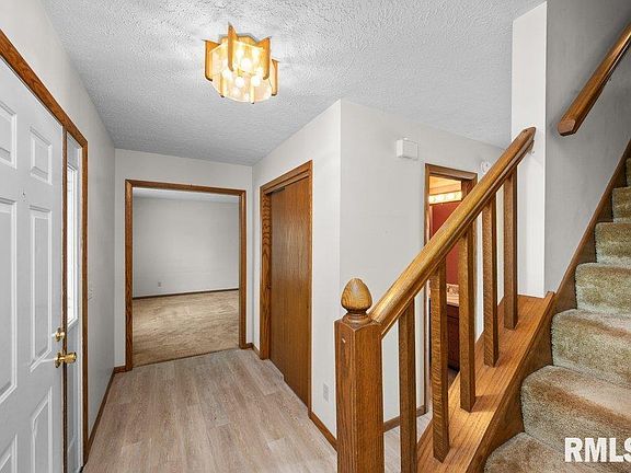 4th image of 1035 W 57th Pl