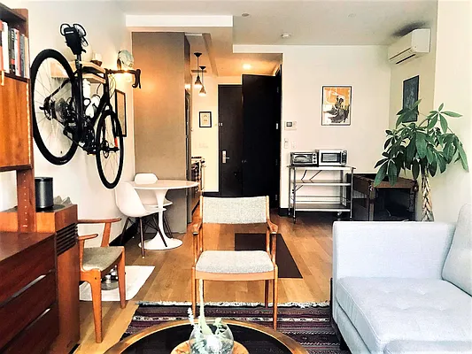 Rented by EXR | media 2