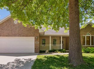3909 Briarwood Dr, Cedar Falls, IA 50613