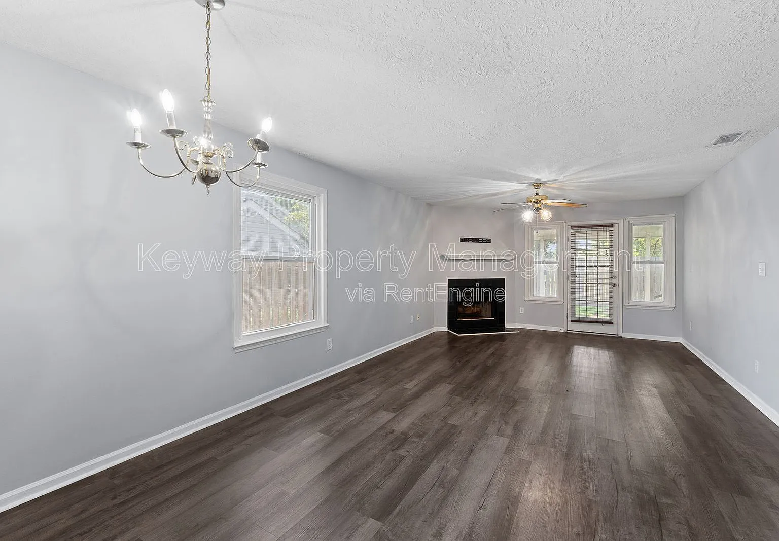 2 bed, 2.0 bath, 1040 sqft, $1,500 — Photo 2