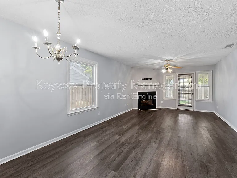 410 Tracewood Pl — Photo 2