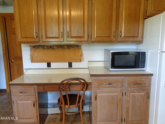 4th image of 3881 Johnstown Rd