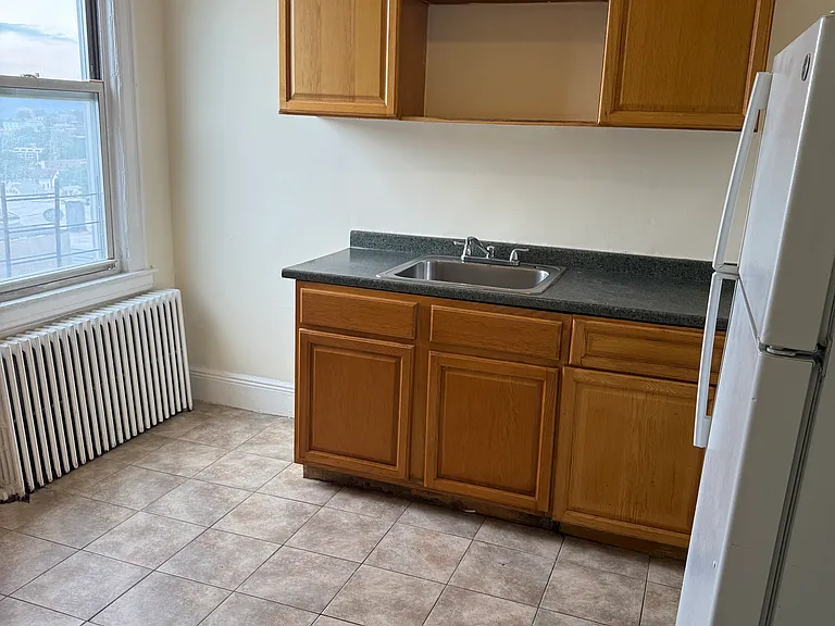 35 Cliff St #3R — Photo 9
