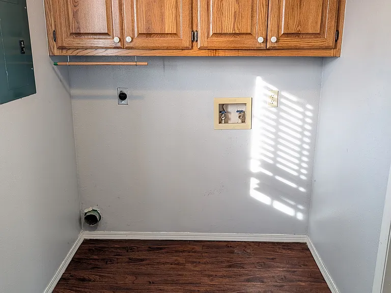 Washer and Dryer Hookups