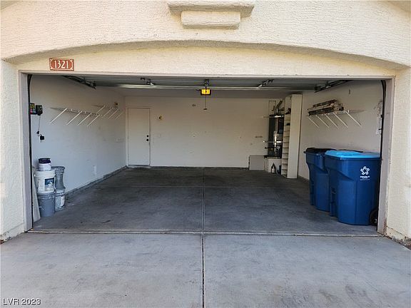 3rd image of 1321 Desert Hills Dr