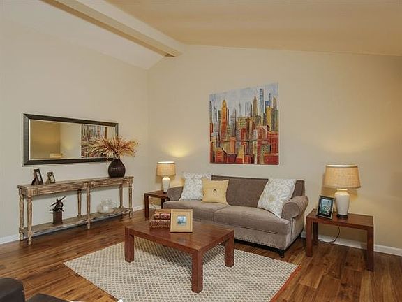 4th image of 842 Avenida Taxco