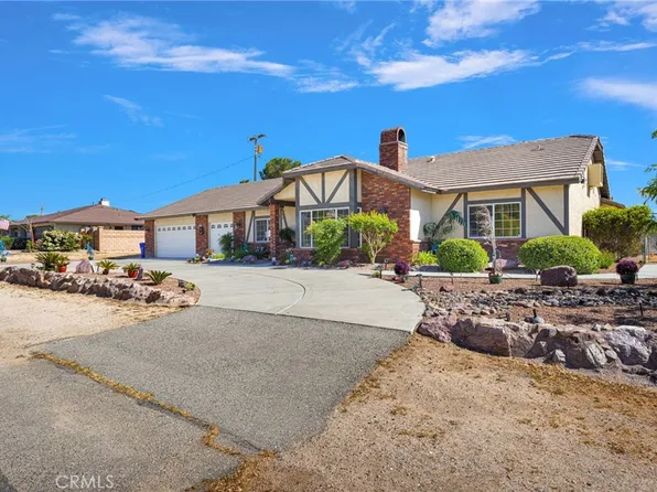 19985 Red Feather Rd, Apple Valley, CA 92307