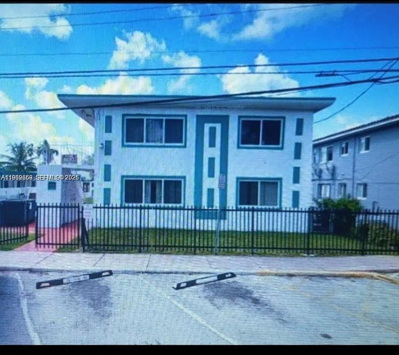 2101 Calais Dr #8