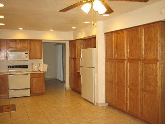 4th image of 758 N CHOLLA Street