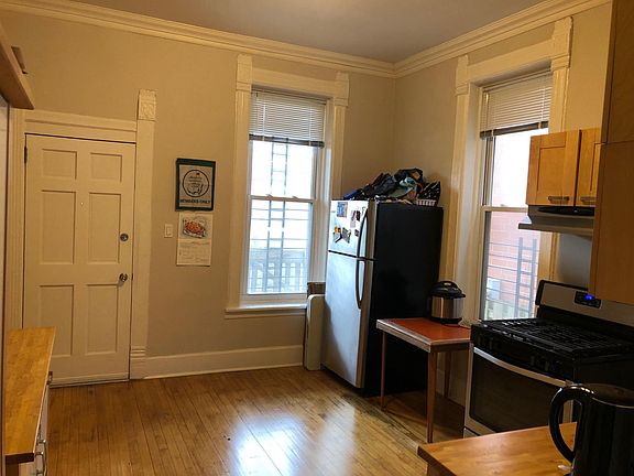 4th image of 1323 N Wicker Park Ave APT 1Z