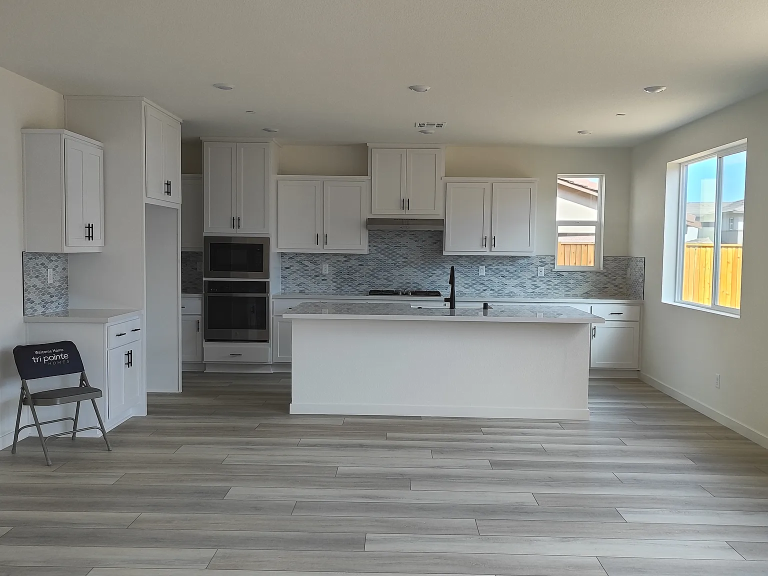 4 bed, 2848 sqft, $5,300 — Photo 4