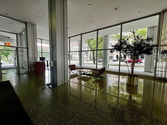 3rd image of 2400 N Lakeview Ave APT 1007