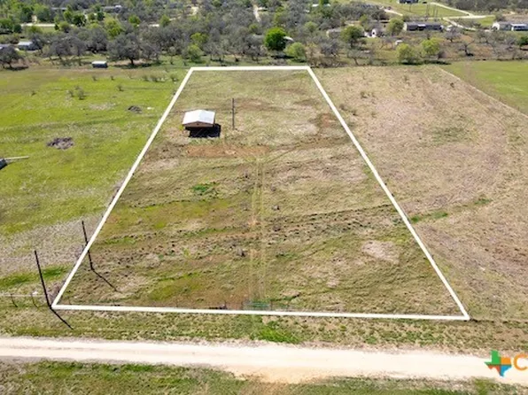 237 N County Road 240, Gonzales, TX 78629