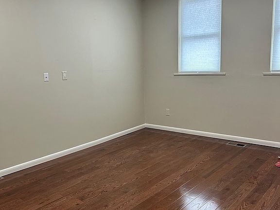 4th image of 346 Washington Ave #1
