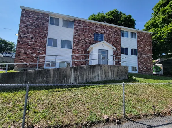 5 Lenox St APT 4, Lowell, MA 01852