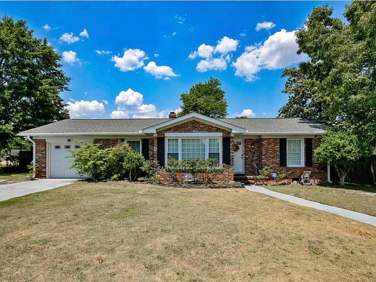 605 Northampton Rd — Photo 21