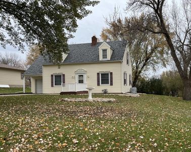 804 6th St, Windom, MN, 56101