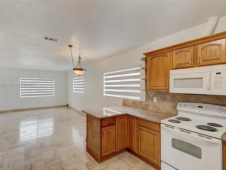 3665 SW 88th Ct — Photo 10