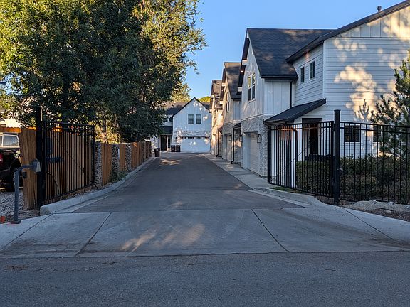 4th image of 789 E Amara Pl