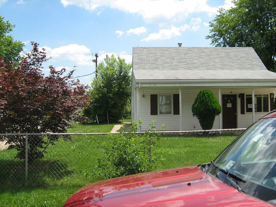 2nd image of 135 Scott Dr