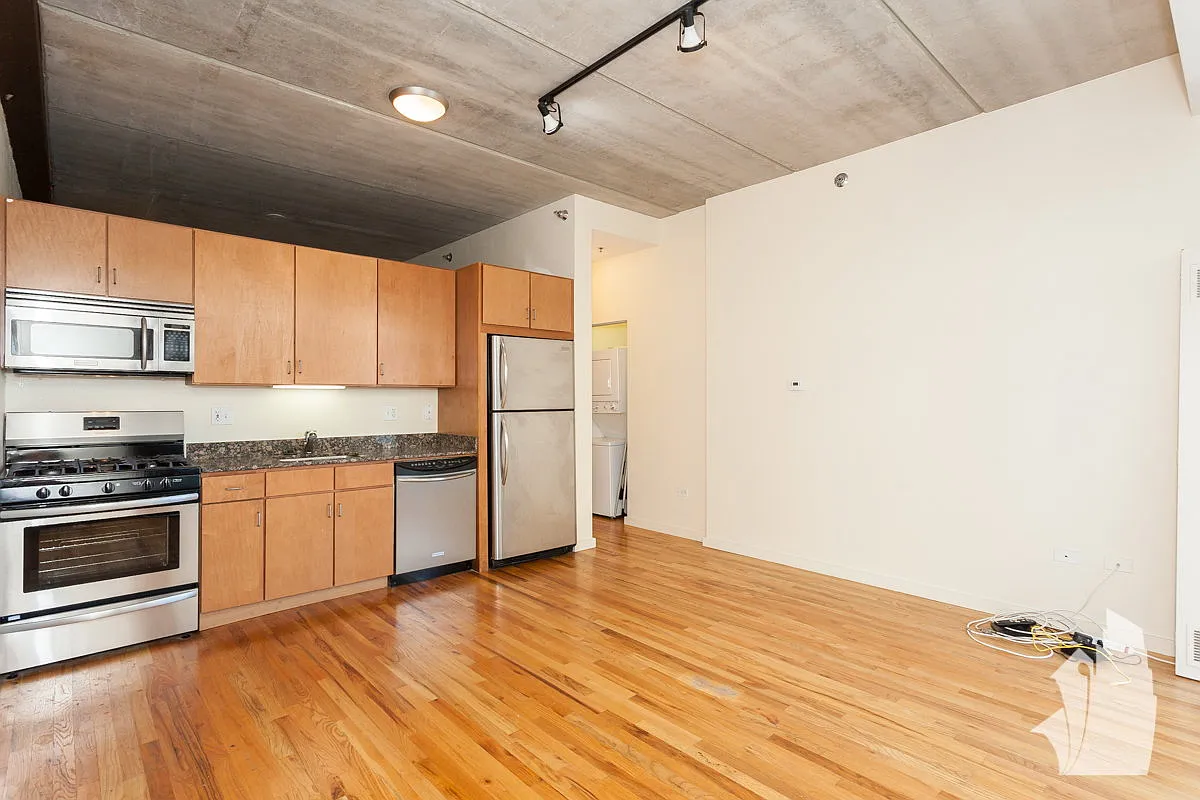 1 bed, 1.0 bath, $2,200 — Photo 3
