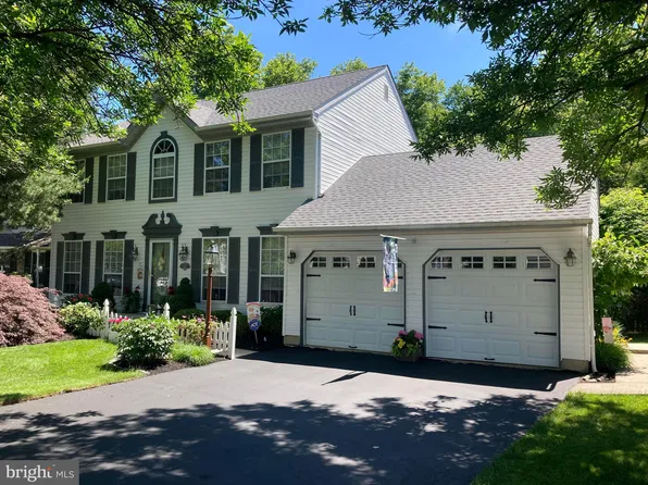 102 Pemberton Ct, North Wales, PA 19454