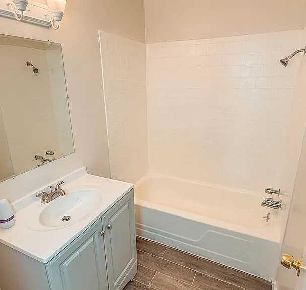 609 Grace St — Photo 12