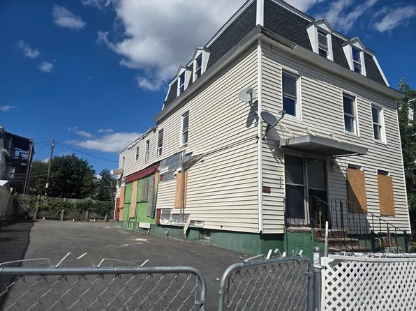 158 Austin St, Worcester, MA 01609