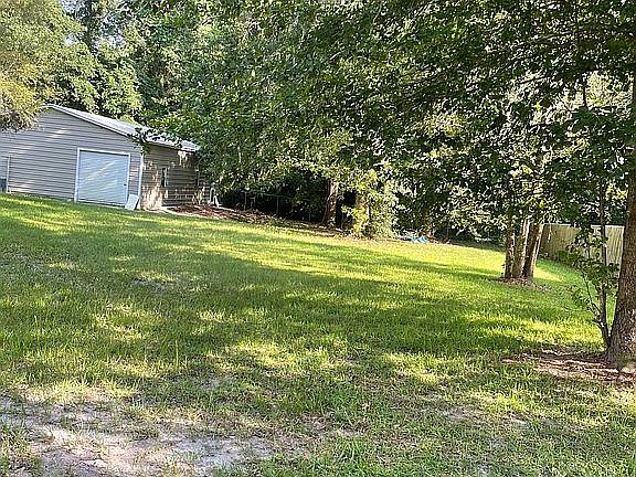 2nd image of 406 SE Bennie Ln