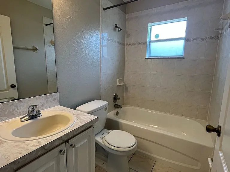 435 Magpie Ct — Photo 23