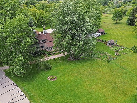 3rd image of 9461 River ROAD