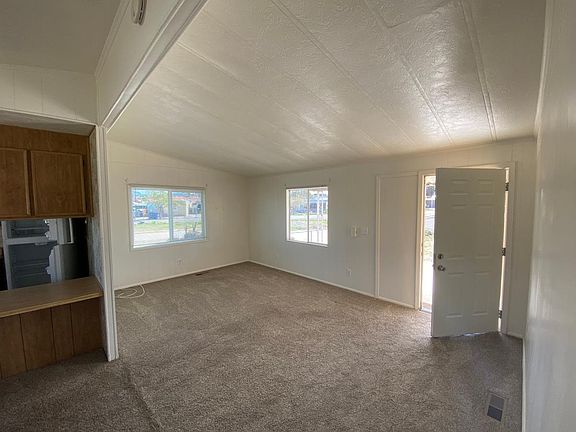2nd image of 1367 Winkler Ln