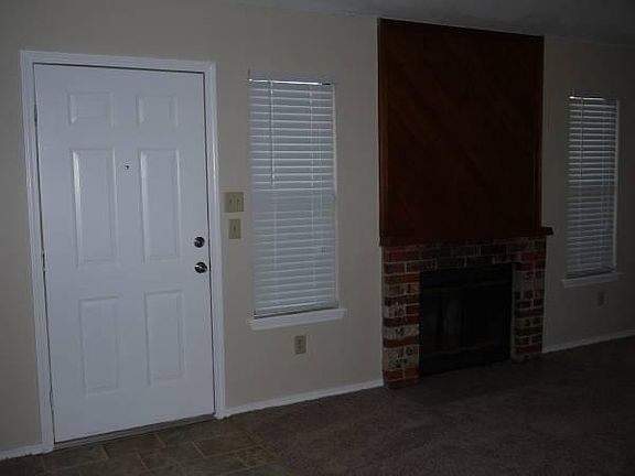 3rd image of 6836 NW Willow Springs Dr