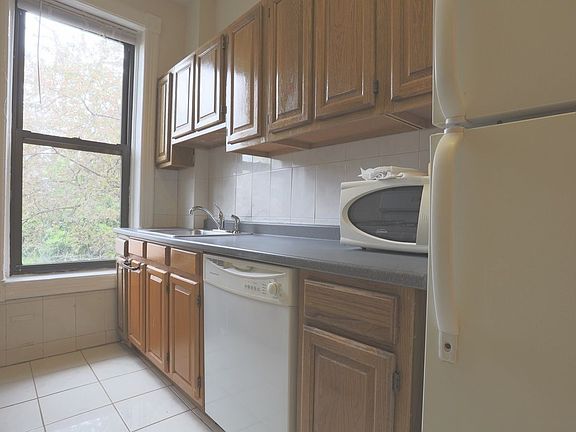 5th image of 663 Degraw St #2